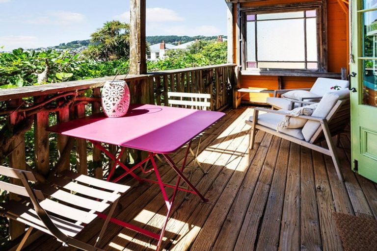 Photo of property in 8 Tainui Terrace, Mount Cook, Wellington, 6021