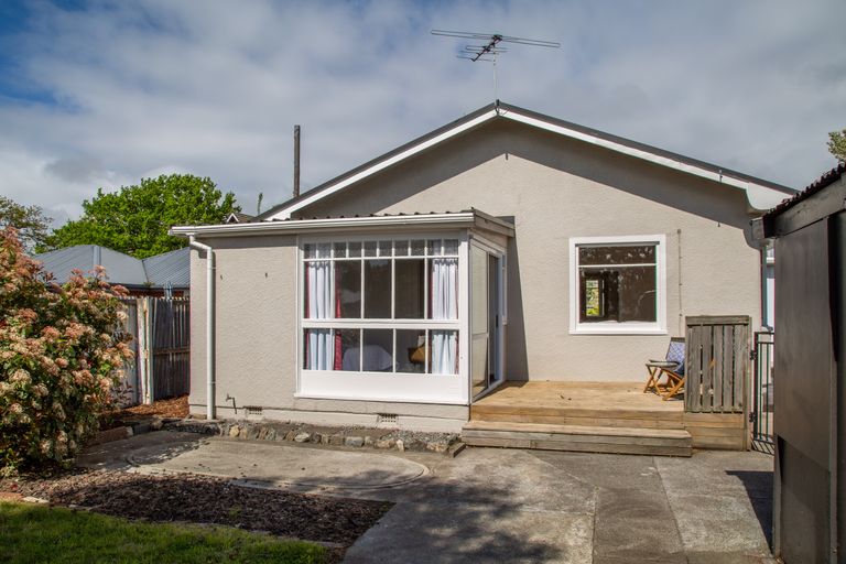 Photo of property in 12 Carnarvon Street, Linwood, Christchurch, 8062