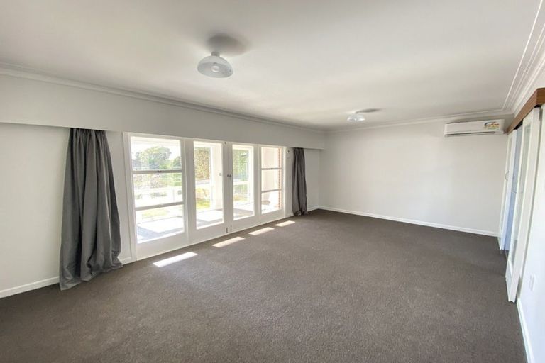 Photo of property in 30 Clayton Road, Manurewa, Auckland, 2102