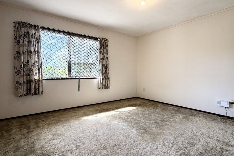 Photo of property in 8 Jillteresa Crescent, Half Moon Bay, Auckland, 2012