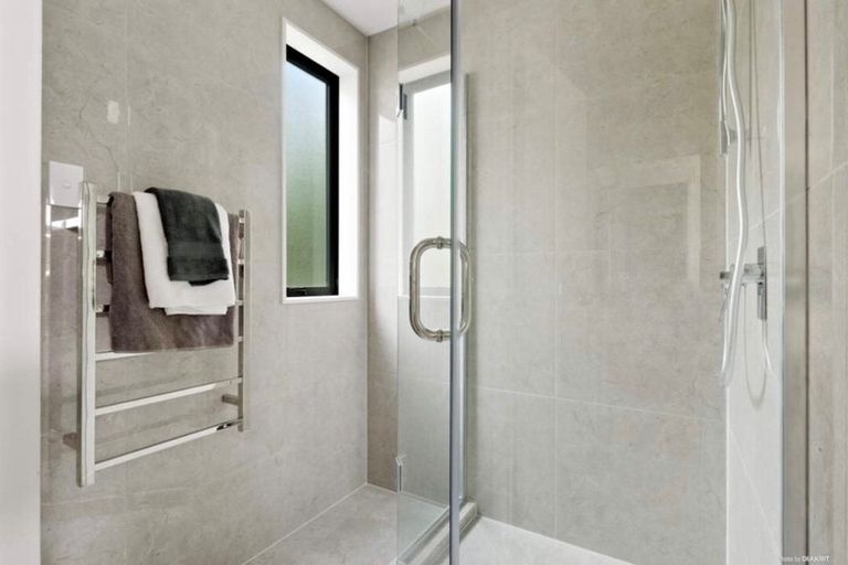 Photo of property in 122c Lancaster Road, Beach Haven, Auckland, 0626