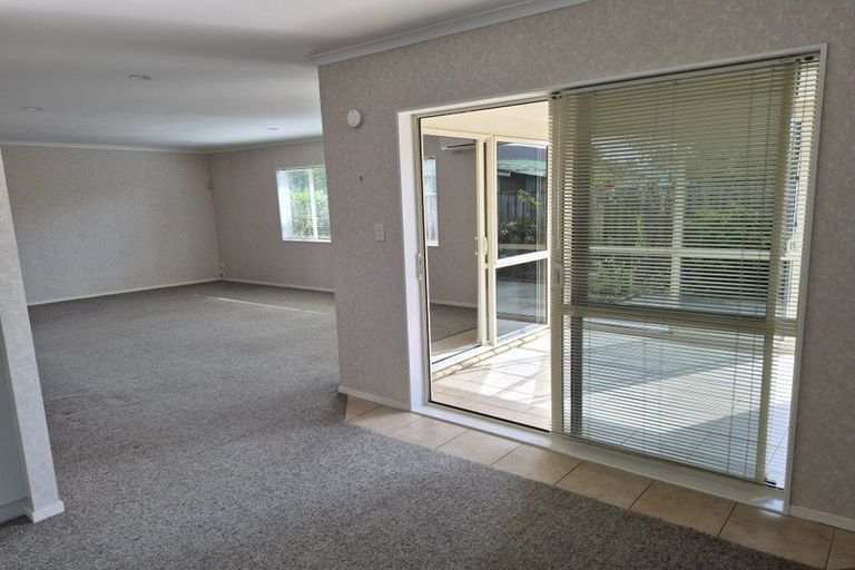 Photo of property in 14b Edward Avenue, Orewa, 0931