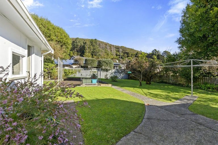 Photo of property in 62 Norton Park Avenue, Fairfield, Lower Hutt, 5011