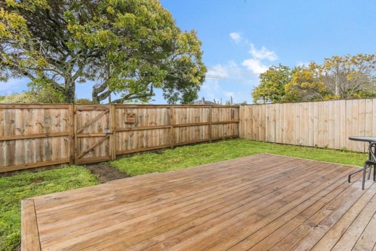 Photo of property in 29 Rosier Road, Glen Eden, Auckland, 0602