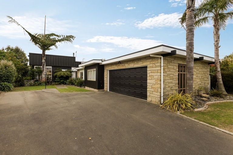 Photo of property in 24 Ngarimu Crescent, Taradale, Napier, 4112