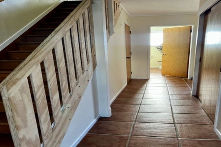 Photo of property in 4/30 Lyall Parade, Lyall Bay, Wellington, 6022