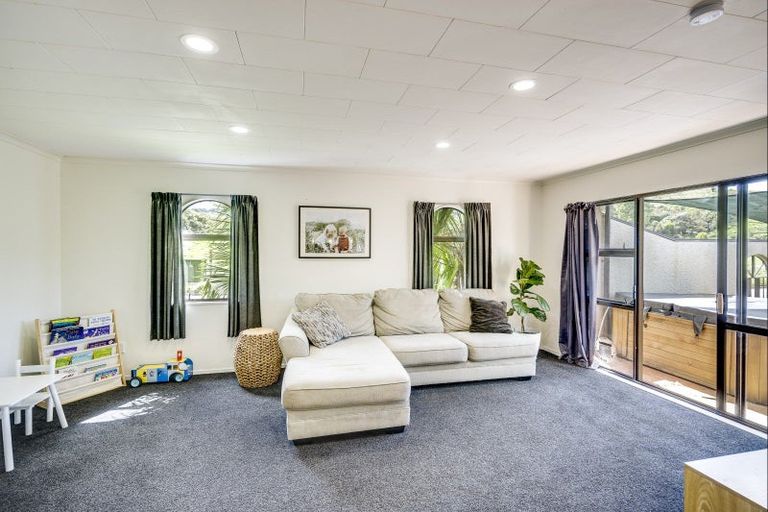 Photo of property in 17 Churchill Drive, Taradale, Napier, 4112