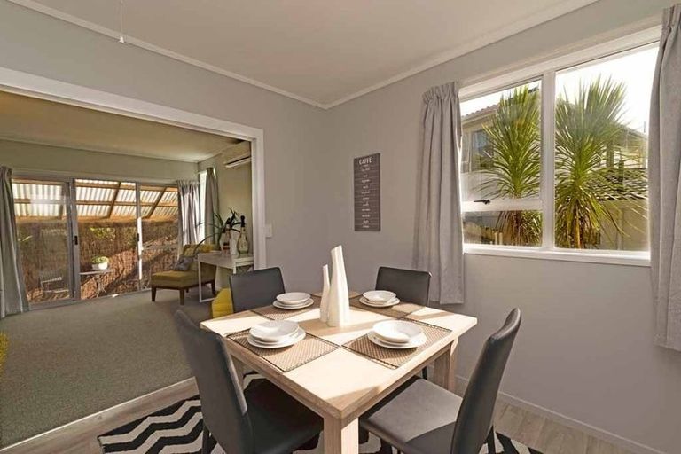 Photo of property in 104 Glendale Road, Glen Eden, Auckland, 0602