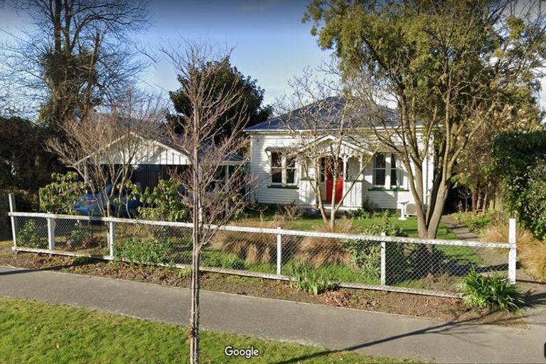 Photo of property in 90 Geraldine Street, Edgeware, Christchurch, 8013