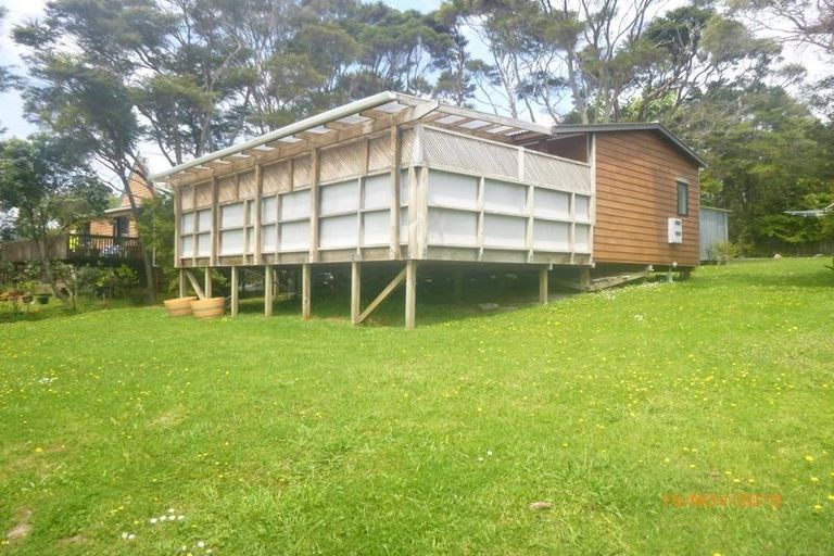 Photo of property in 1/81 Kaurilands Road, Titirangi, Auckland, 0604