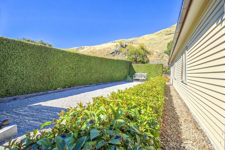 Photo of property in 17 Foxglove Heights, Wanaka, 9305