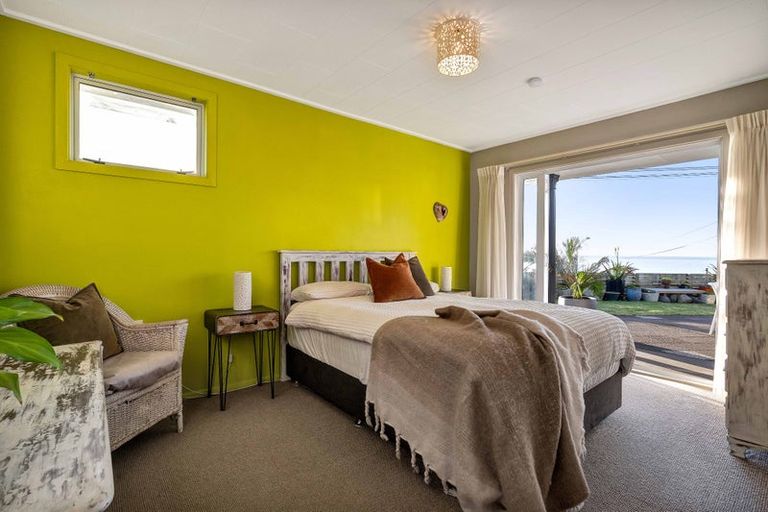 Photo of property in 94 Messenger Terrace, Oakura, 4314