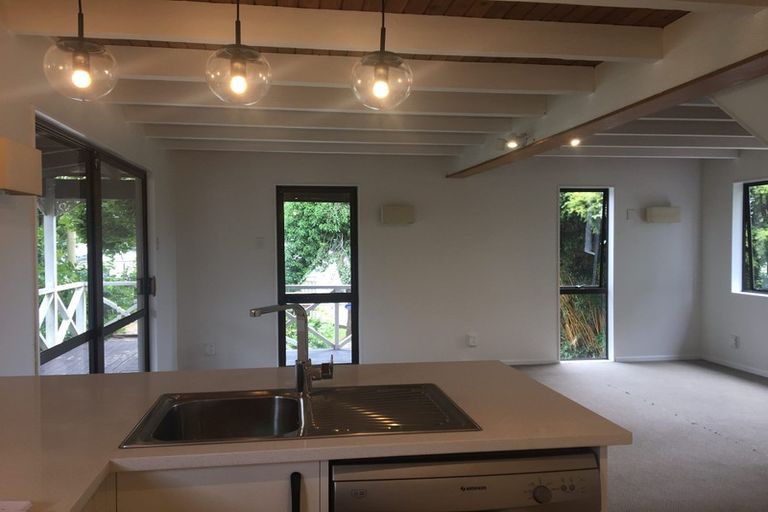 Photo of property in 1/11 Taipari Road, Te Atatu Peninsula, Auckland, 0610