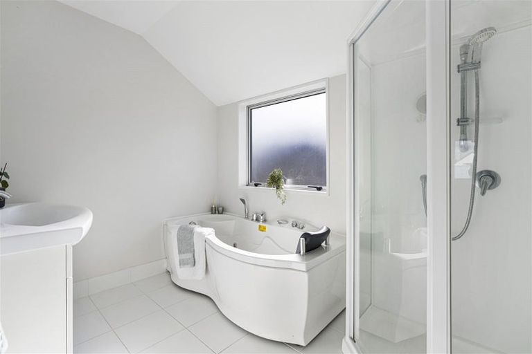 Photo of property in 496c Barbadoes Street, Edgeware, Christchurch, 8013