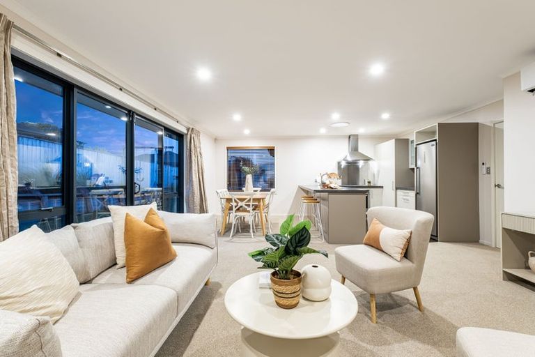 Photo of property in 5 Paparoa Crescent, Aotea, Porirua, 5024