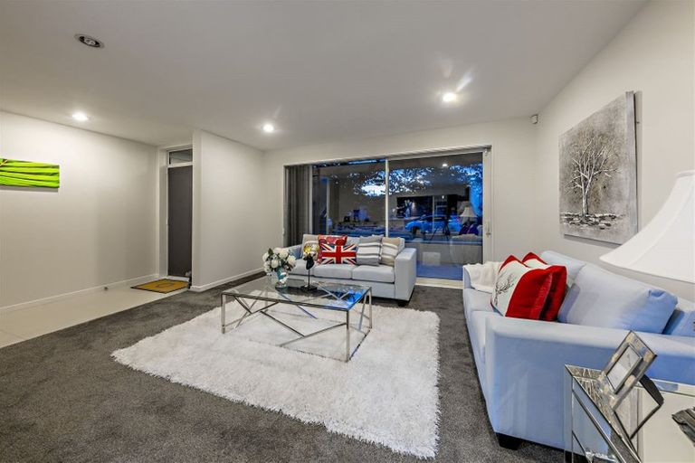 Photo of property in 21 Popokatea Drive, Takanini, 2112