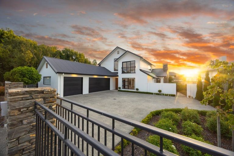 Photo of property in 114 Jickell Street, Hokowhitu, Palmerston North, 4410