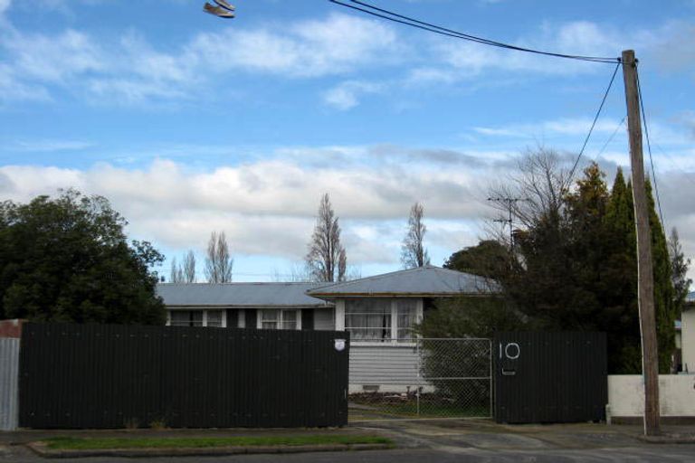 Photo of property in 10 Jones Place, Masterton, 5810