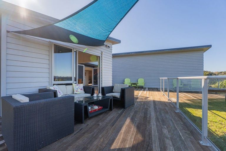 Photo of property in 16 Tironui Place, Whitianga, 3510