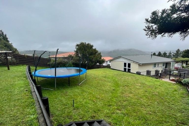 Photo of property in 3 Greenwich Grove, Stokes Valley, Lower Hutt, 5019
