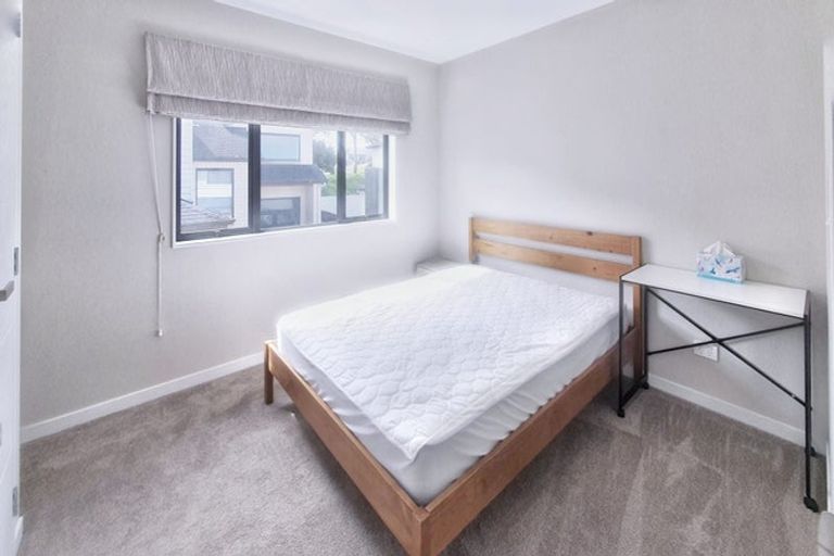Photo of property in 1/48 Woodside Road, Massey, Auckland, 0614