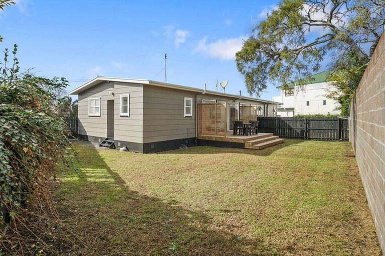 Photo of property in 696 Te Atatu Road, Te Atatu Peninsula, Auckland, 0610