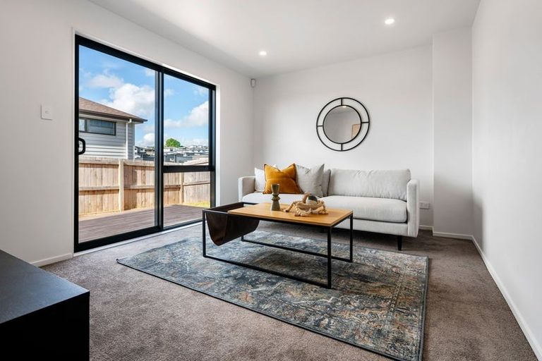 Photo of property in 25 Baumea Rise, Massey, Auckland, 0614
