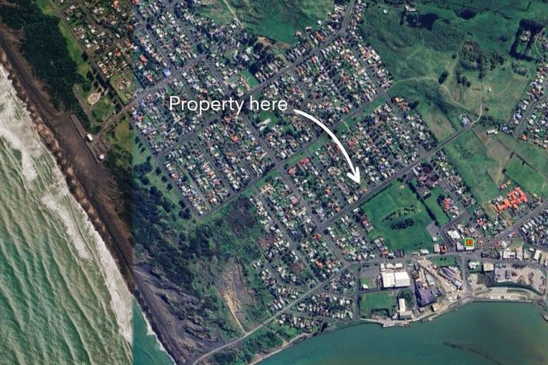 Photo of property in 9 Laird Street, Castlecliff, Wanganui, 4501