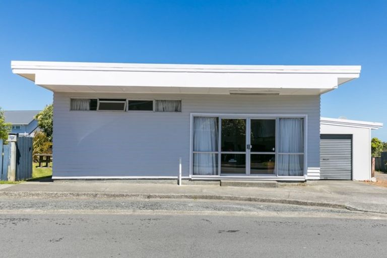 Photo of property in 27 Branscombe Street, Johnsonville, Wellington, 6037
