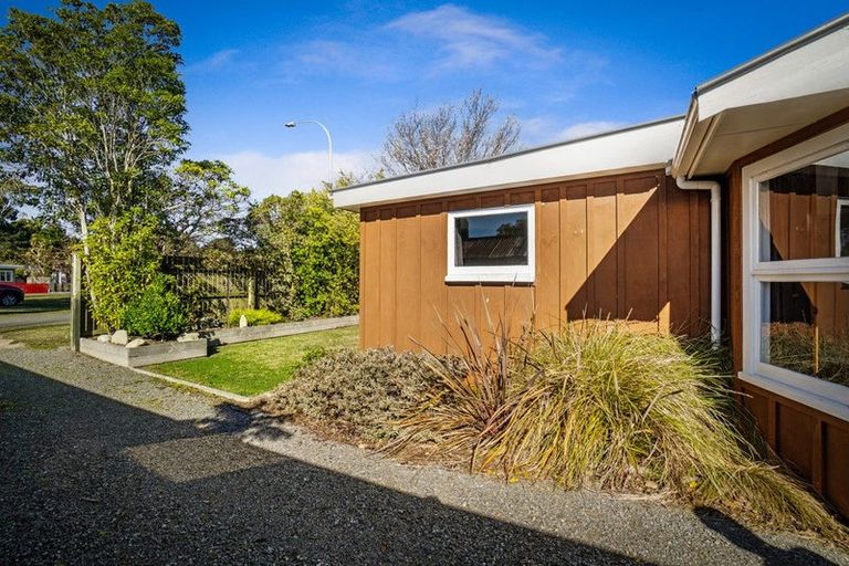 Photo of property in 14 Penfold Square, Leithfield, 7481