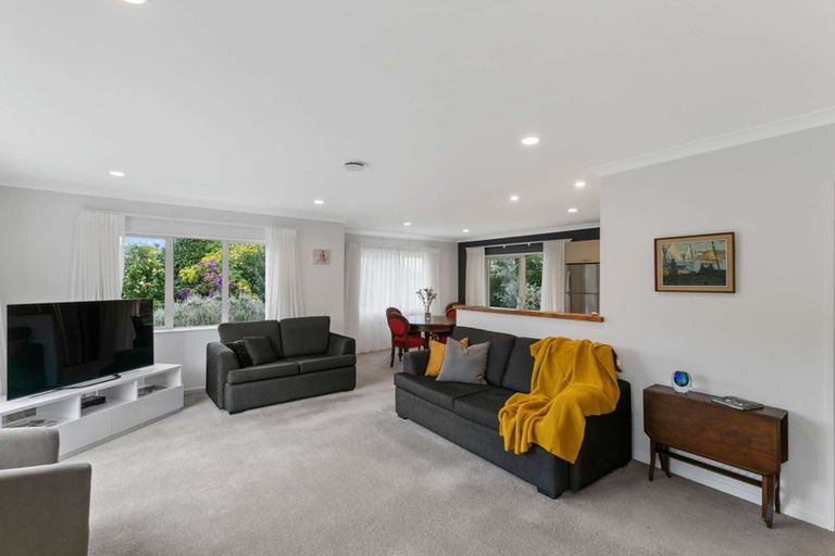 Photo of property in 15 Cabeleigh Drive, Helensville, 0800
