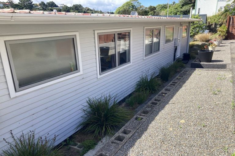 Photo of property in 137b Newlands Road, Newlands, Wellington, 6037