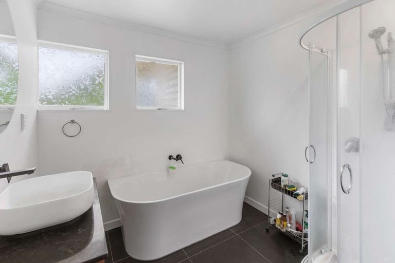 Photo of property in 119 Omata Road, Marfell, New Plymouth, 4310