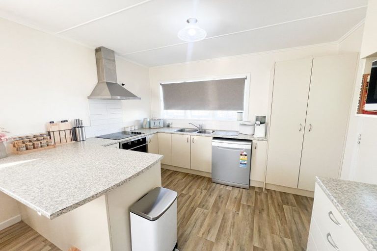 Photo of property in 34 James Street, Dannevirke, 4930