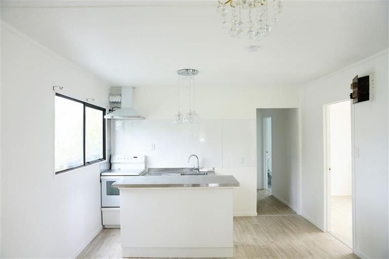 Photo of property in 78 Reynella Drive, Massey, Auckland, 0614