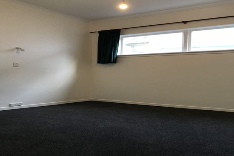 Photo of property in 40 Todman Street, Brooklyn, Wellington, 6021