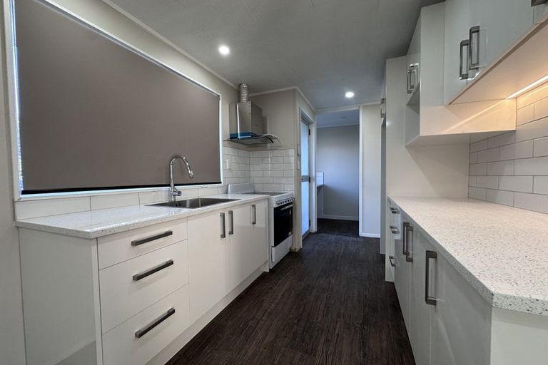 Photo of property in 2/30 Kennington Drive, Clendon Park, Auckland, 2103