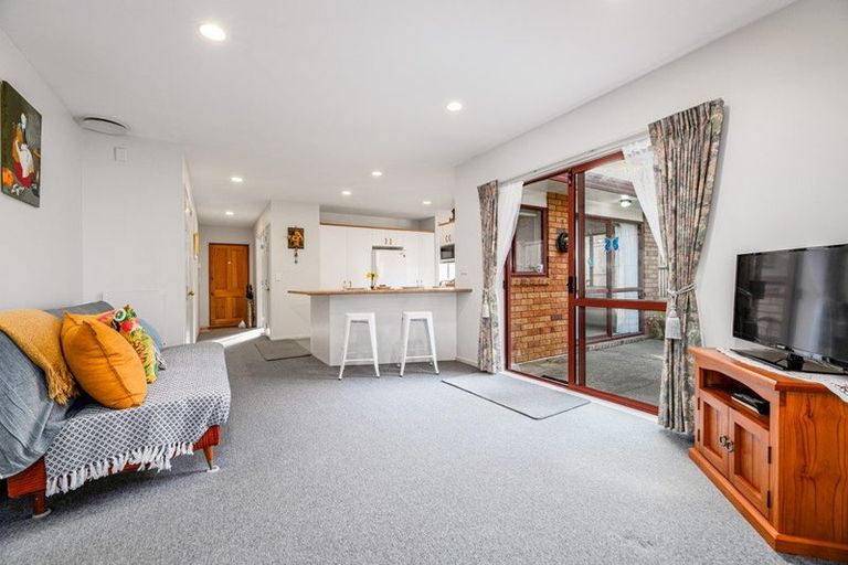 Photo of property in 15 Jelicich Court, Henderson, Auckland, 0612