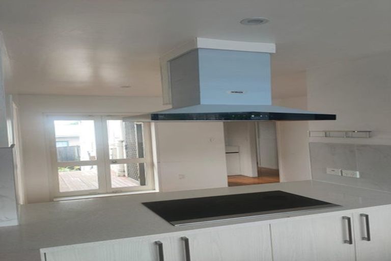 Photo of property in 165 Don Buck Road, Massey, Auckland, 0614