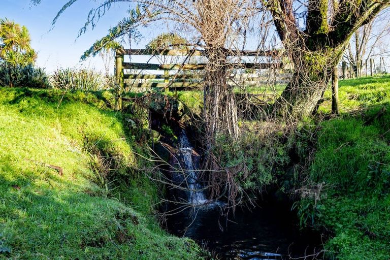 Photo of property in 159 Opunake Road, Stratford, 4391