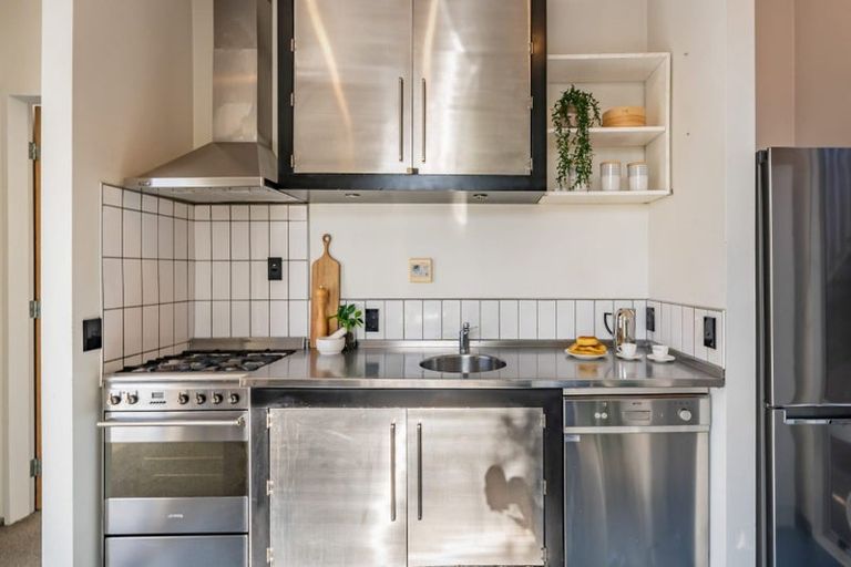 Photo of property in 14a Hanson Street, Mount Cook, Wellington, 6021