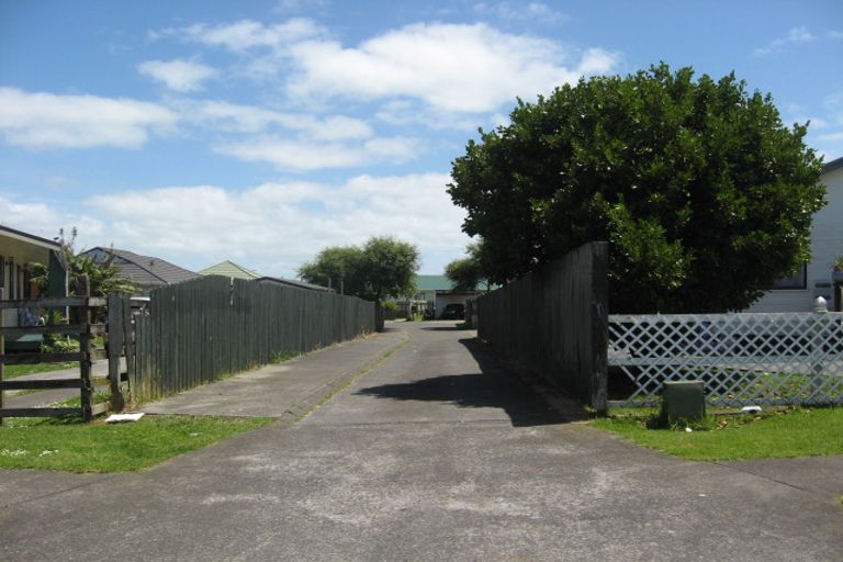 Photo of property in 29a Dungarvon Place, Clendon Park, Auckland, 2103