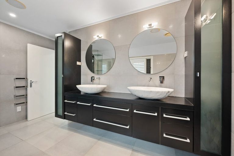 Photo of property in 47 Saltburn Road, Milford, Auckland, 0620