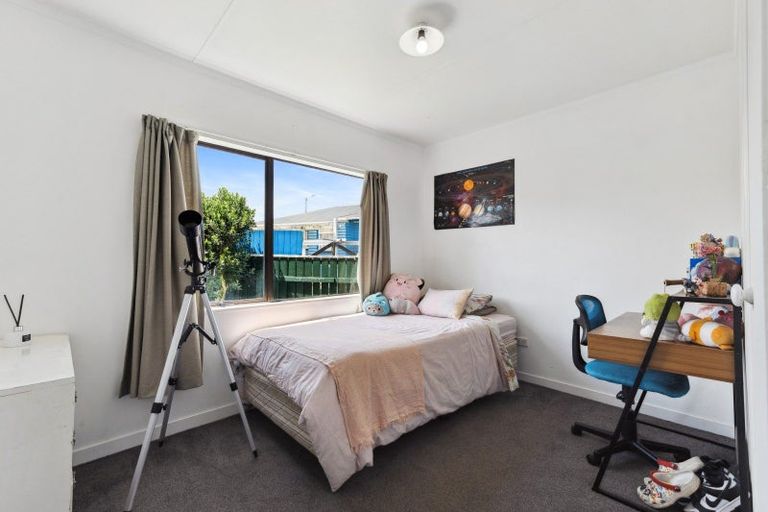 Photo of property in 20a Tahurangi Place, Spotswood, New Plymouth, 4310