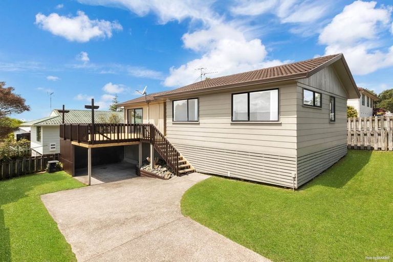Photo of property in 3 Ebony Place, Massey, Auckland, 0614