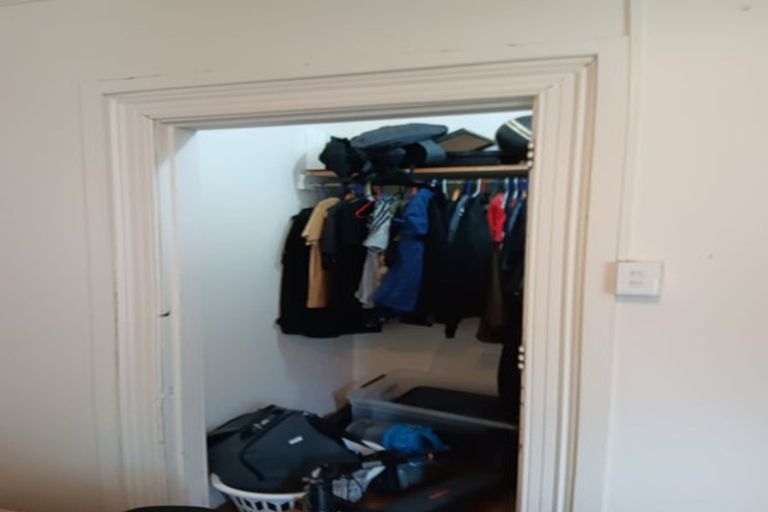 Photo of property in 22 Hawker Street, Mount Victoria, Wellington, 6011