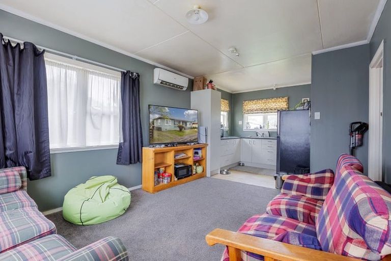 Photo of property in 11 Tararua Street, Pahiatua, 4910