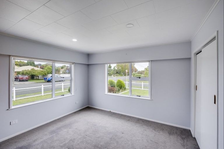 Photo of property in 4 Upham Crescent, Taradale, Napier, 4112