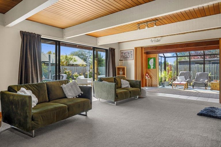 Photo of property in 12 Harrod Place, Rangiora, 7400