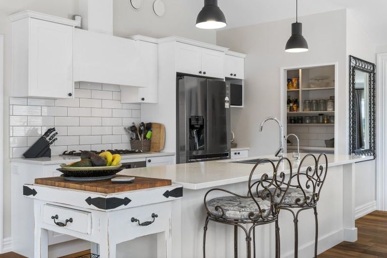 Photo of property in 28 Sunny Bay Road, Matua, Tauranga, 3110